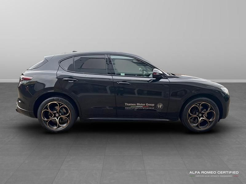 New Alfa Romeo Stelvio 276 HP (202 kW) 2025 Black SUV