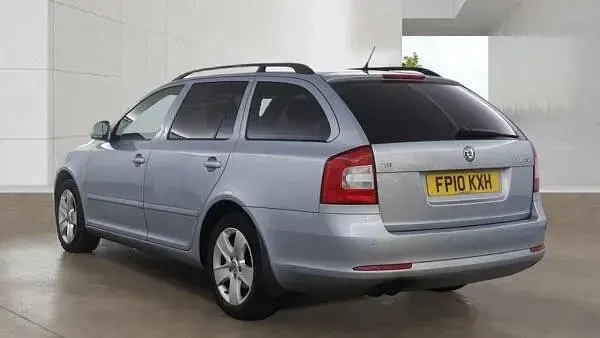 Used Skoda Octavia Elegance 160 HP (117 kW) 2010 Blue Estate