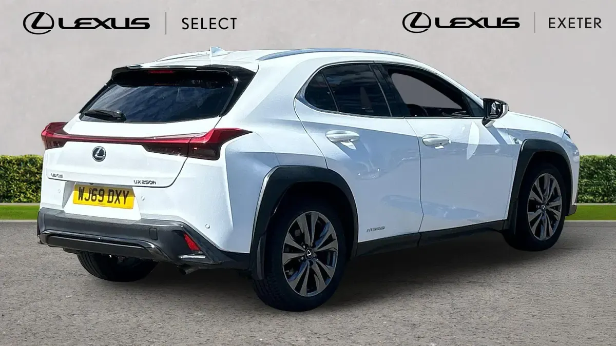 Used Lexus UX Sport Line 184 HP (135 kW) 2019 F sport white SUV