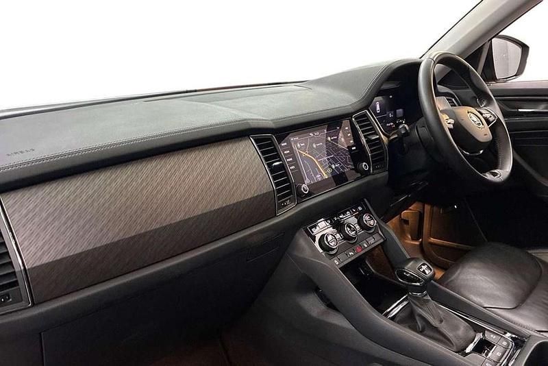 Used Skoda Kodiaq SE L Executive 150 HP (110 kW) 2023 Black magic pearl effect SUV