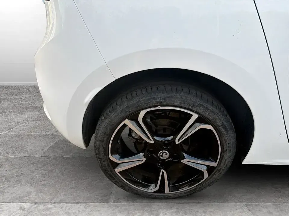Used Vauxhall Corsa Elite 98 HP (72 kW) 2021 White Hatchback