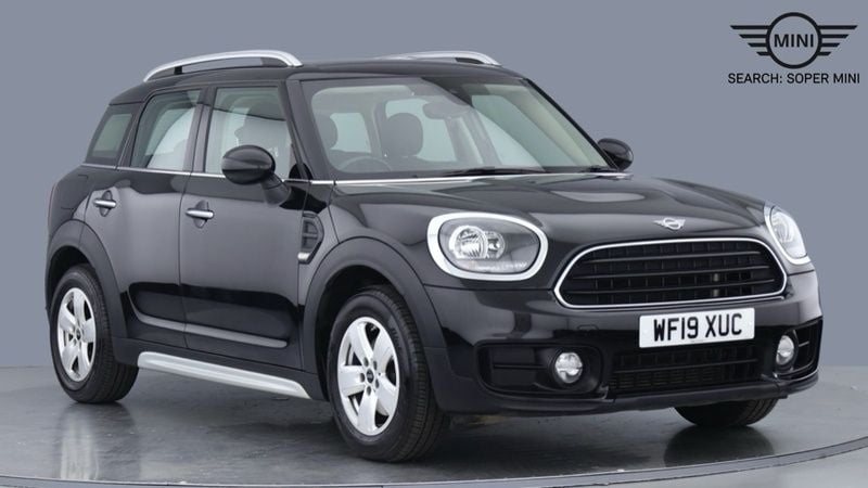 Black Used 2019 Mini Cooper Countryman Classic SUV | £16,290 (Good price) - Image 1/4
