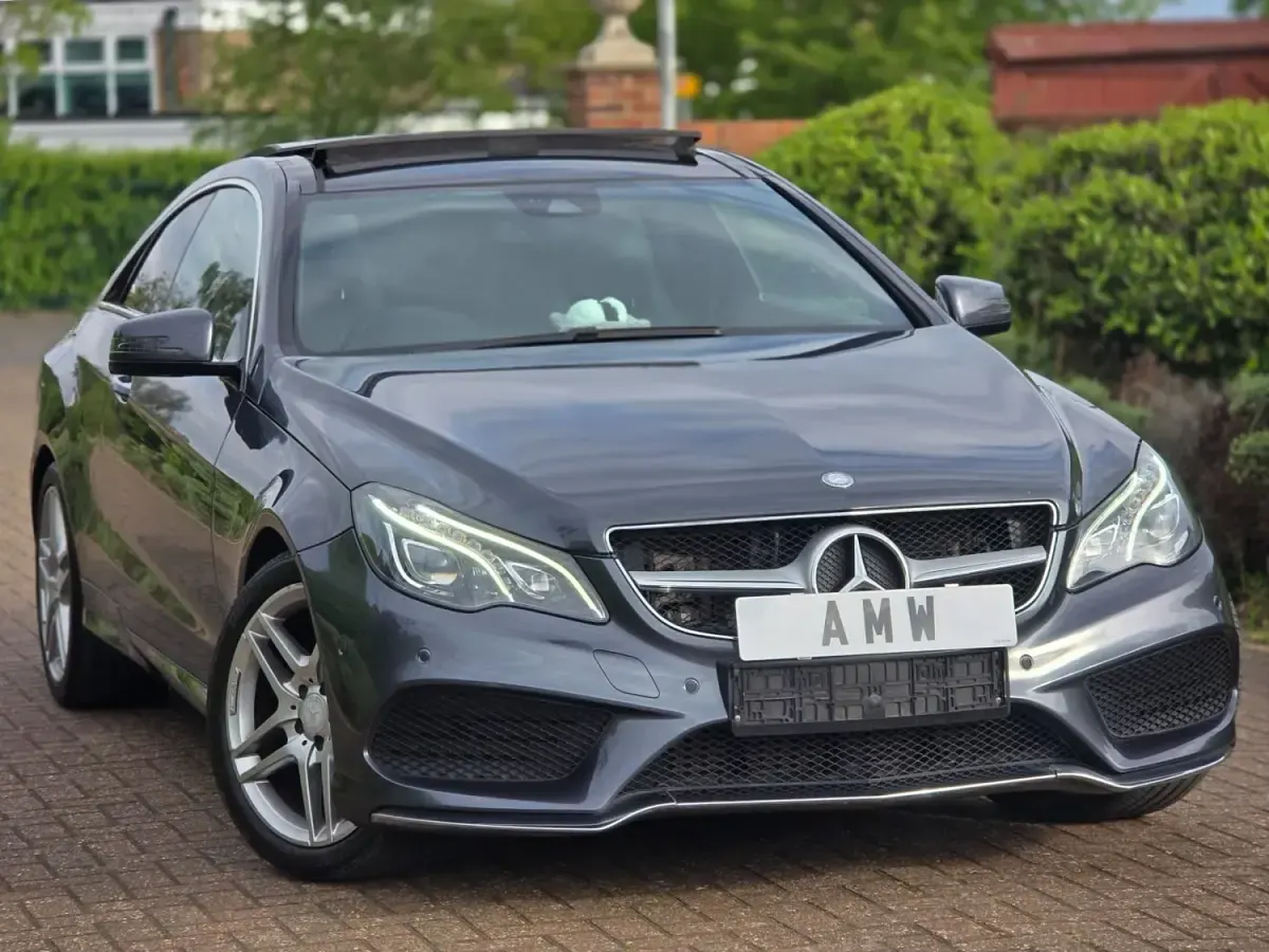 Gebraucht Mercedes E220 AMG Line Premium 2015 Grau Coupé