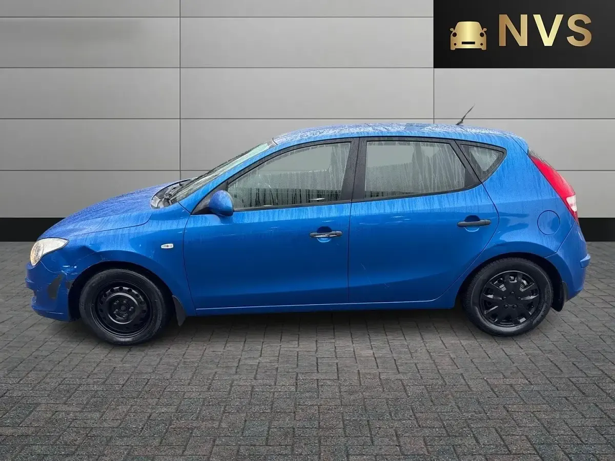 Used Hyundai i30 Classic 109 HP (80 kW) 2010 Blue Hatchback