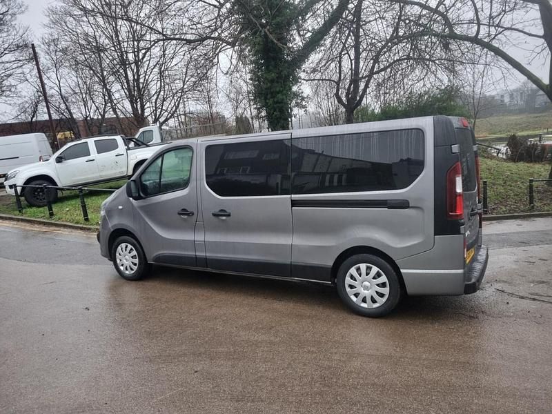 Used Vauxhall Vivaro Sportive 125 HP (91 kW) 2018 Grey MPV