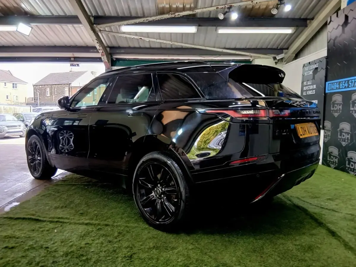 Second-hand Land Rover Range Rover Velar R-Dynamic 2018 Negru SUV