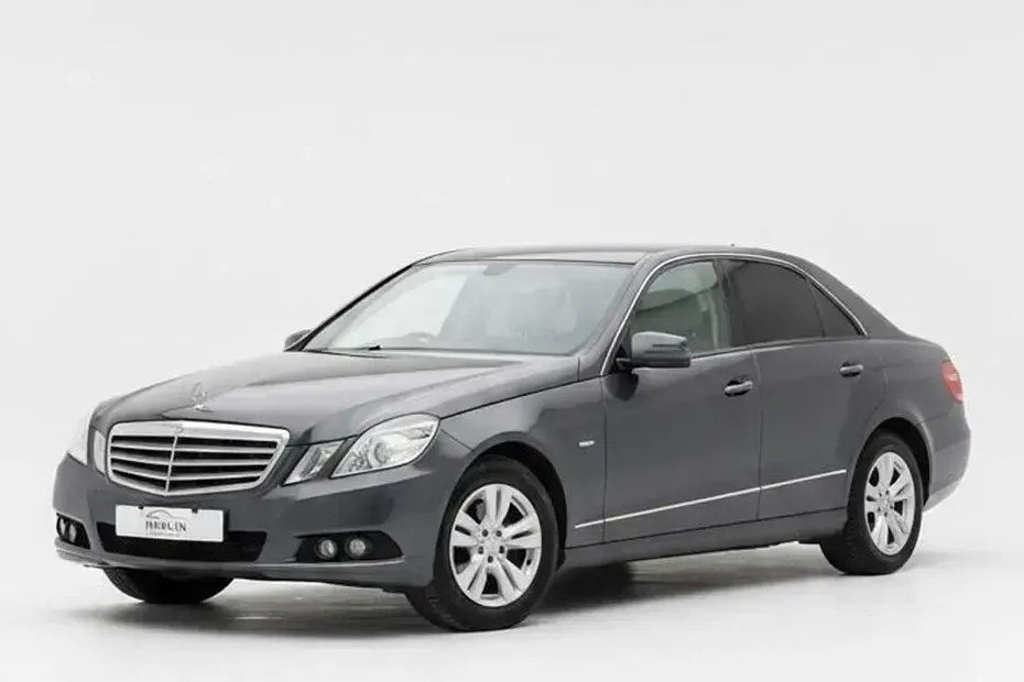Usado Mercedes E250 SE 2011 Cinzento Sedan