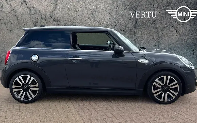 Usado Mini Cooper S Comfort 192 HP (141 kW) 2019 Cinzento Citadino