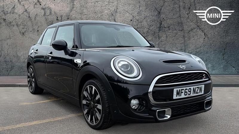 Used Mini Cooper S Exclusive 192 HP (141 kW) 2019 Black Hatchback