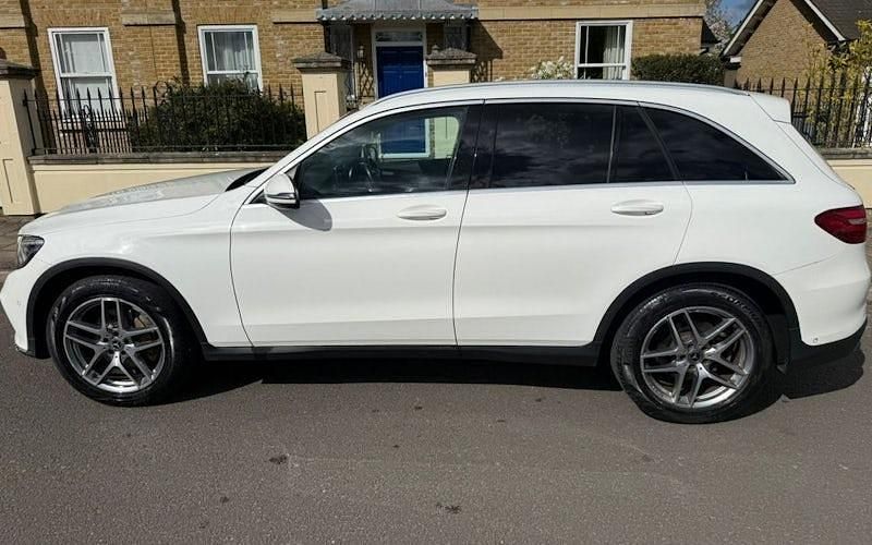 Usado Mercedes GLC220 AMG line 170 HP (125 kW) 2018 Carrinha