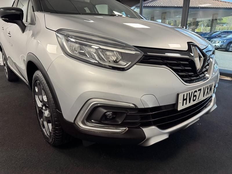 Used Renault Captur Dynamique 90 HP (66 kW) 2017 Silver/black SUV