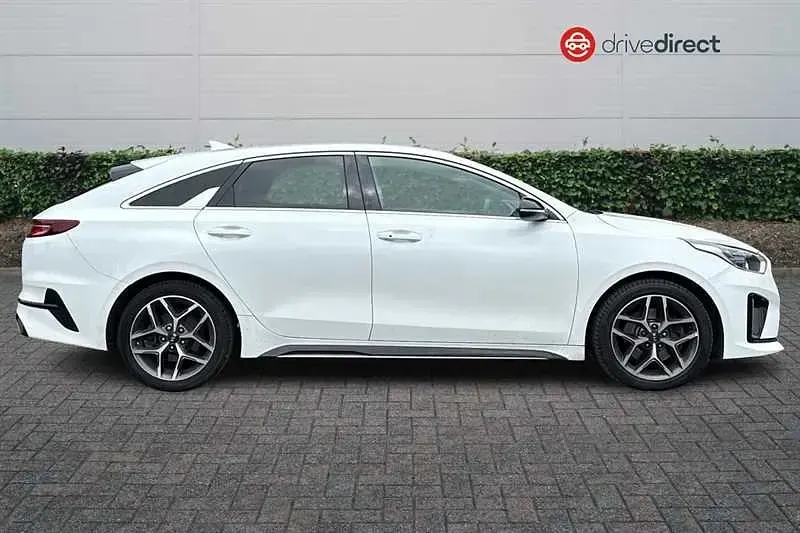 Used Kia ProCeed GT-Line 138 HP (101 kW) 2019 White Estate