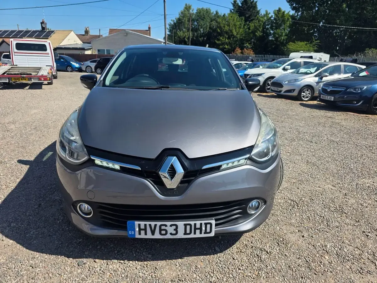 Used Renault Clio Dynamique 75 HP (55 kW) 2013 Grey Hatchback