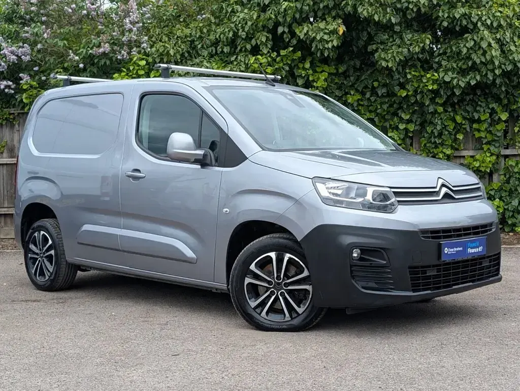 Usado Citroën Berlingo 100 HP (73 kW) 2020 Cinzento Monovolume