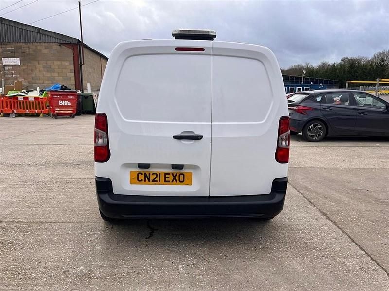 Used Citroën Berlingo 75 HP (55 kW) 2021 White MPV