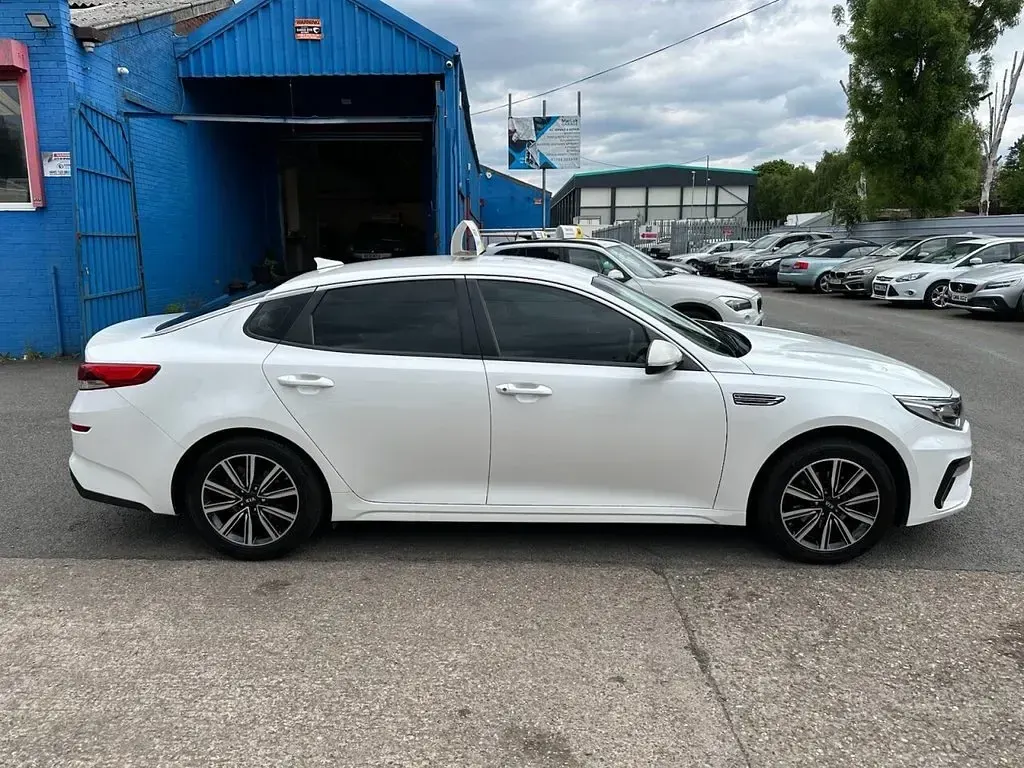Used Kia Optima 134 HP (98 kW) 2018 White Sedan