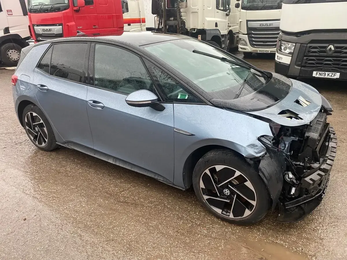 Used VW ID.3 Pro Performance 150 kW (204 HP) 2023 Blue Hatchback