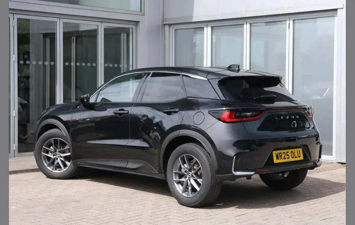 Used Lexus LBX 136 HP (100 kW) 2025 Black SUV
