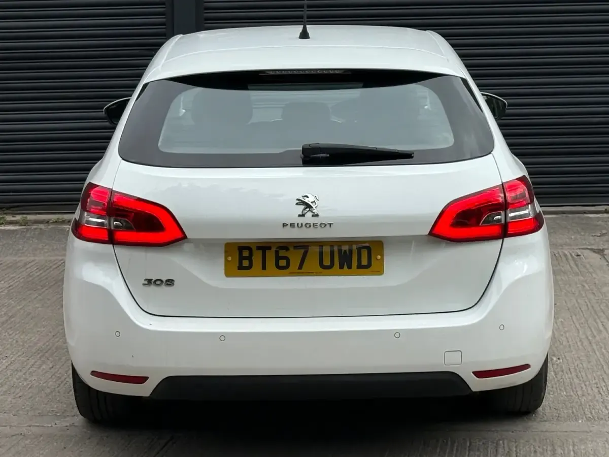 Used Peugeot 308 Active 2018 White Estate
