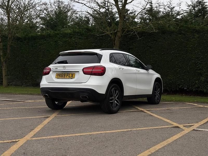 Used Mercedes GLA180 Urban 2019 White SUV