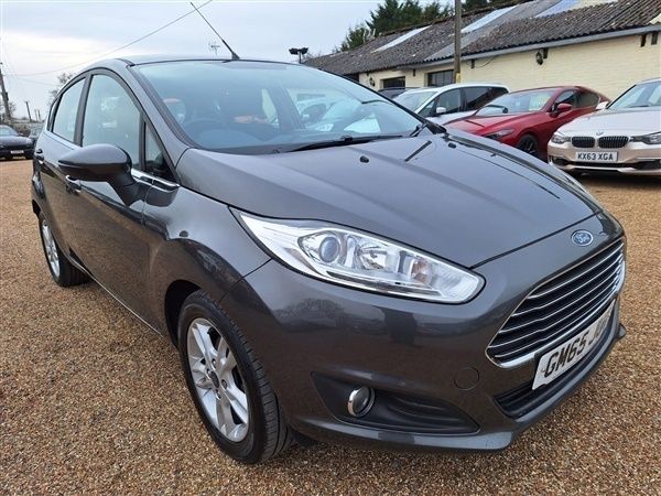 Grey Used 2016 Ford Fiesta Zetec Hatchback | £6,200 (Fair price) - Image 1/1
