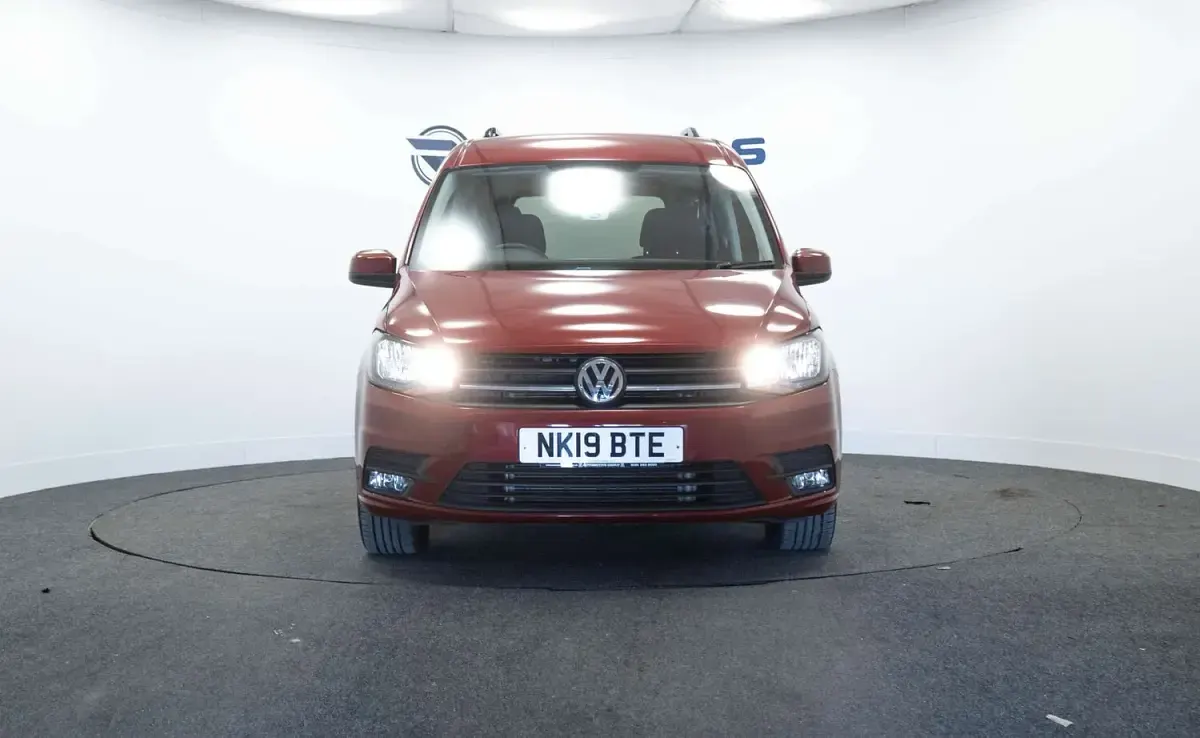Used VW Caddy Maxi S 102 HP (75 kW) 2019 Red MPV