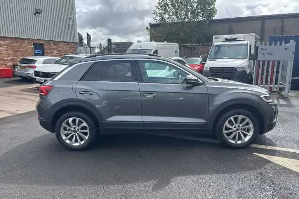Used VW T-Roc 150 HP (110 kW) 2025 SUV