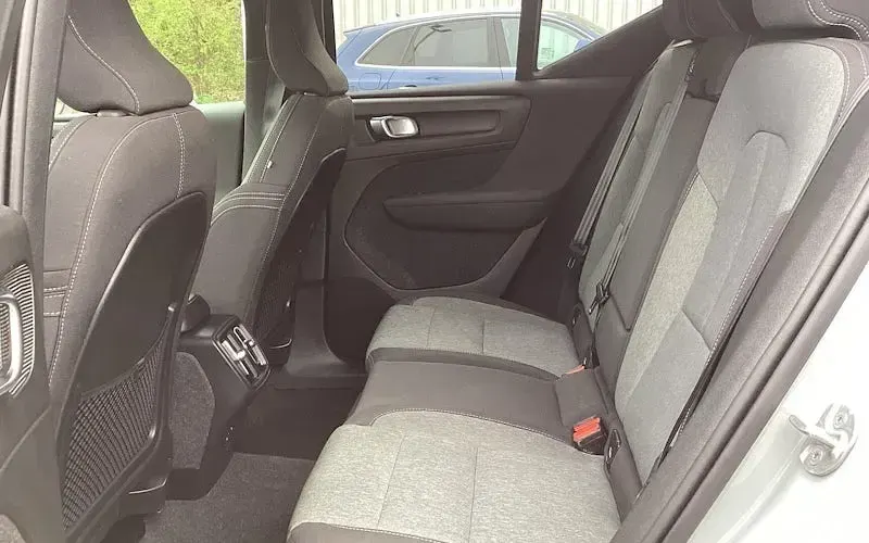 New Volvo XC40 Plus 163 HP (119 kW) 2026 Black SUV