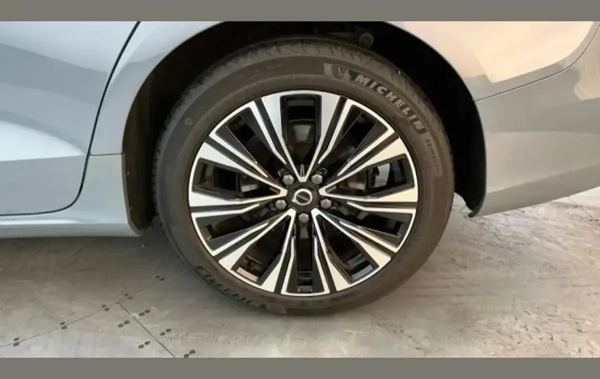 Used Volvo V60 Core 161 HP (118 kW) 2023 Grey Estate