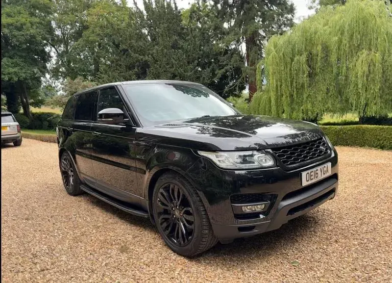 Used Land Rover Range Rover HSE Dynamic 306 HP (225 kW) 2016 Santorini black SUV