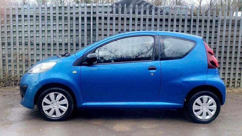 Begagnad Peugeot 107 Access 2013 Blå Halvkombi