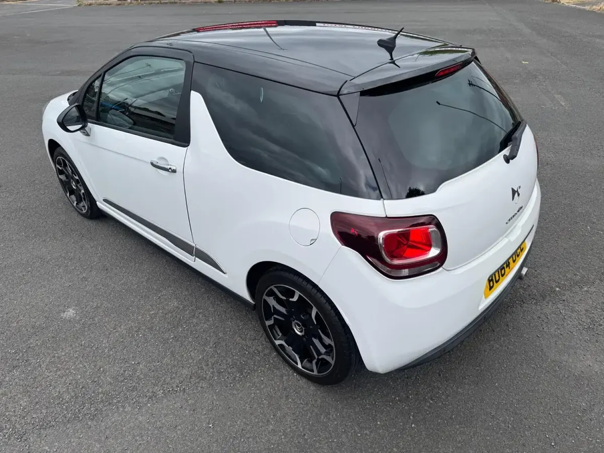 Used Citroën DS3 2014 White Hatchback