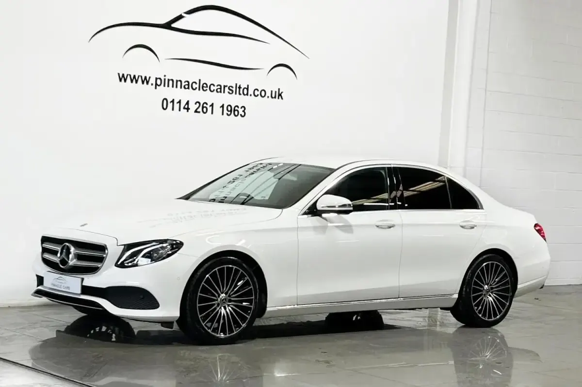 Käytetty Mercedes E200 SE 150 HP (110 kW) 2017 Valkoinen Sedan