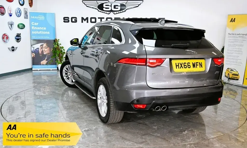 Used Jaguar F-Pace Portfolio 180 HP (132 kW) 2016 Grey SUV
