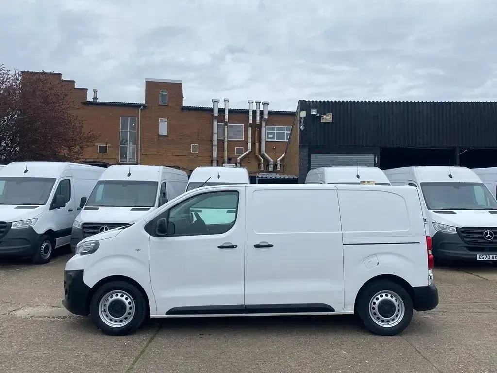 Usado Peugeot Expert 100 HP (73 kW) 2020 Branco Van