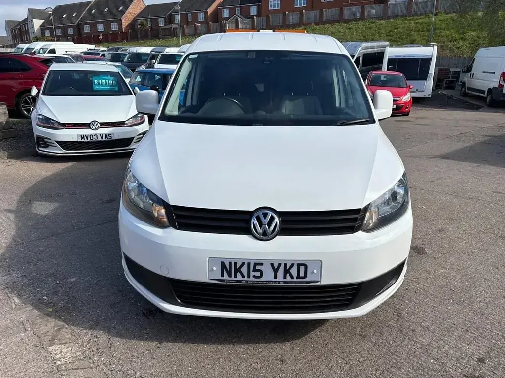 Usado VW Caddy Trendline 102 HP (75 kW) 2015 Branco Monovolume