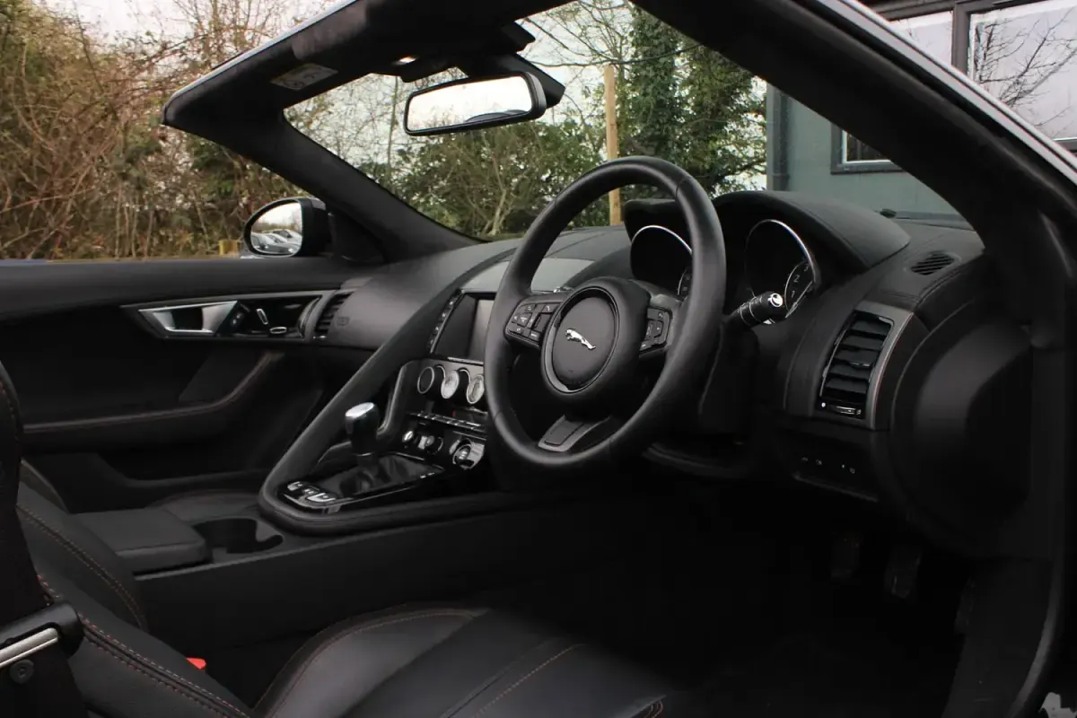 Używany Jaguar F-Type Supercharged 2015 Czarny Kabriolet