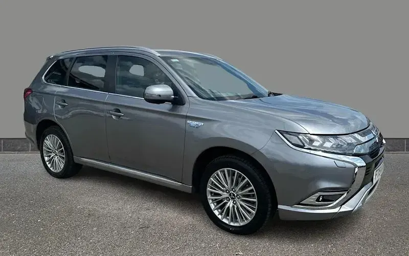 Used Mitsubishi Outlander P-HEV 177 HP (130 kW) 2018 Estate