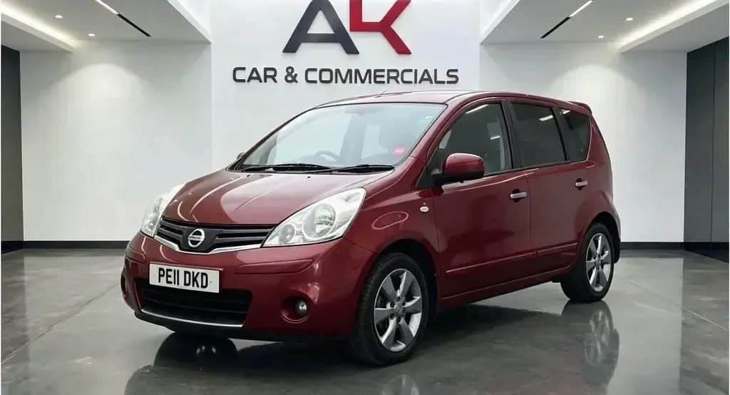 Used Nissan Note N-TEC 110 HP (80 kW) 2011 Red Hatchback