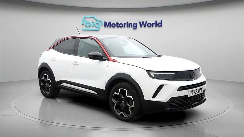 Used Vauxhall Mokka GS Line 131 HP (96 kW) 2022 White SUV