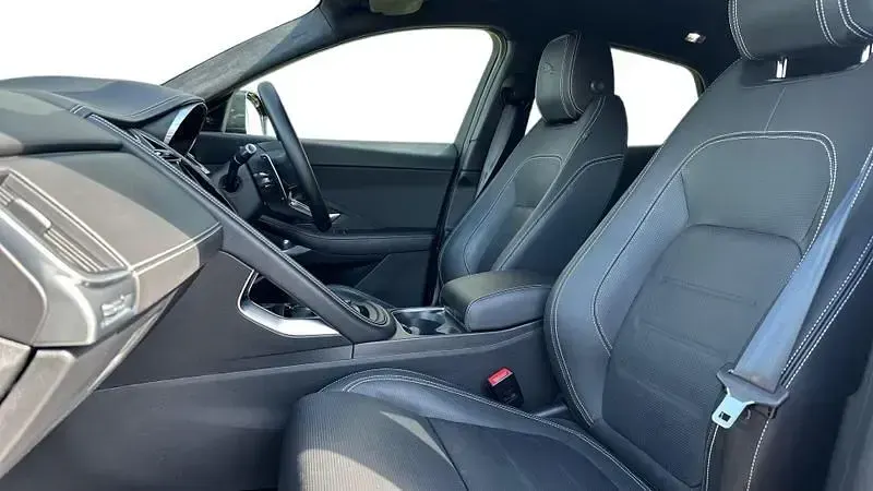 Usado Jaguar E-Pace R-Dynamic 204 HP (150 kW) 2021 Azul SUV