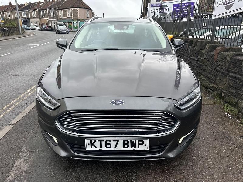 Usado Ford Mondeo Zetec 150 HP (110 kW) 2018 Cinzento Carrinha
