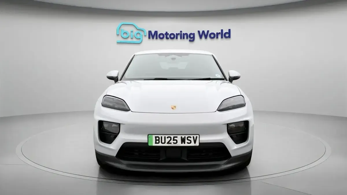 Used Porsche Macan Performance Package 330 kW (449 HP) 2025 Grey SUV