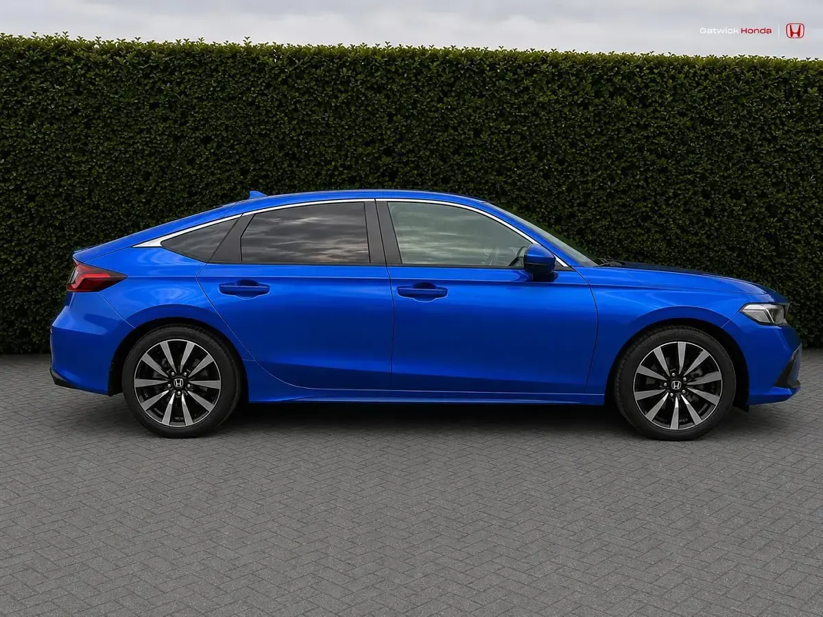 Used Honda Civic Elegance 143 HP (105 kW) 2024 Blue Hatchback