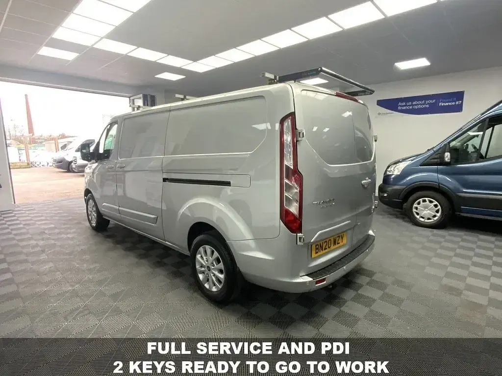 Used Ford Transit Custom Limited 130 HP (95 kW) 2020 Silver