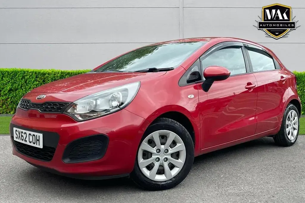 Used Kia Rio 84 HP (61 kW) 2012 Red Hatchback