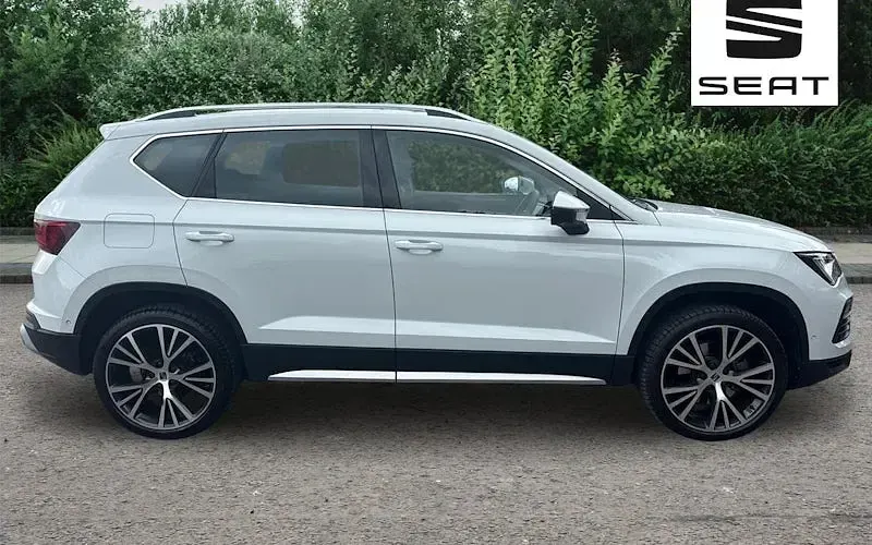 Käytetty Seat Ateca Xperience Lux 150 HP (110 kW) 2024 Valkoinen Katumaasturi