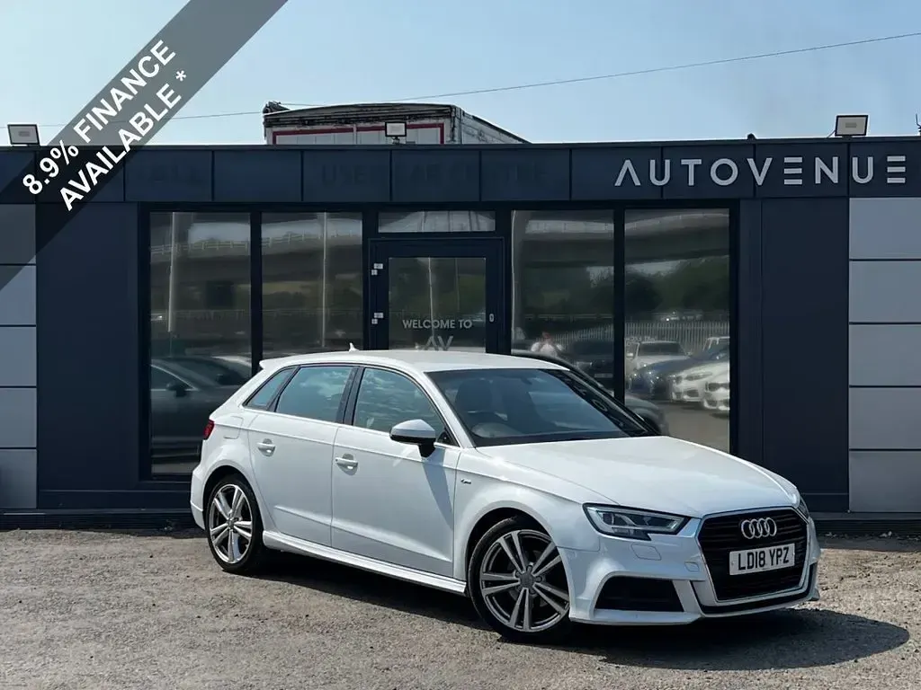 Used Audi A3 Sportback S-Line 150 HP (110 kW) 2018 White Hatchback