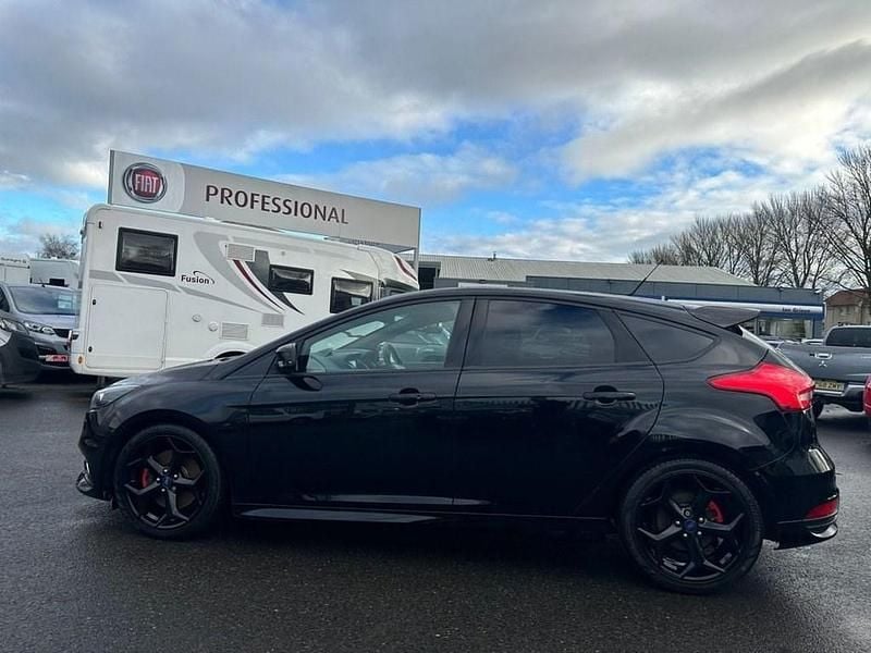 Used Ford Focus ST 185 HP (136 kW) 2015 Black Hatchback