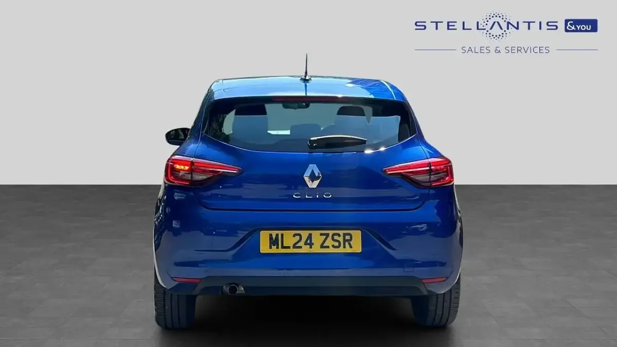 Used Renault Clio Evolution 89 HP (65 kW) 2024 Blue Hatchback